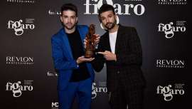 Pertenecientes a una saga única, distintas generaciones de grandes de la peluquería y la belleza, David y Marcos Siero unen a su estirpe el dominio absoluto de la técnica y suman un Fígaro más a su carrera, esta vez con su propio sello, Siëro