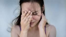 Um recente estudo descobre que mais da metade dos inquiridos que sofrem alterações da pele se sintam julgados por quem as observam. A falta de autoestima e a depressão são graves consequências do processo 