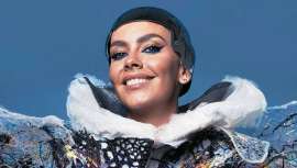 Este maquillaje consiste básicamente en un delineado siguiendo la linea de las pestañas inferiores. Su objetivo es rasgar la mirada pero desde abajo