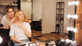 Con las propinas escaseando o siendo menores tras la pandemia, revisamos cómo conseguir que los estilistas y los equipos recuperen este gesto o que no se note en sus carteras