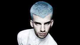 Y lo hacen comenzando por la cabeza y sin temer los efectos del triste Blue Monday, sino todo lo contrario, libertad, imaginación e inspiración que nos propone el renombrado estilista británico Jim Shaw. Te presentamos al hombre Mens Blue Hair