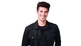 Alexandre dos Santos se ha unido a Wapam CoSalon, donde ha encontrado su zapato de cristal perdido...