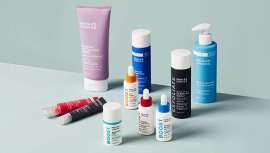 La marca solo utiliza los mejores ingredientes naturales y sintéticos, los que nunca irritan, deshidratan o empeoran los problemas de la piel