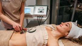 Piel apagada, cansancio crónico, piernas y estómago con hinchazón... Nada mejor que un Detox Body en cabina, en este caso, con Gema Cabañero