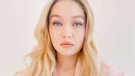 Del cobrizo al castaño y ahora... ¡Rubio de nuevo!  ¿Pero cómo asegurar la máxima belleza de las melenas de cambian de color frecuentemente? Te lo contamos