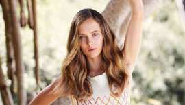 El castaño claro será el nuevo rubio en 2022. Te contamos todo lo que debes saber del mismo en tu salón y para tu clienta