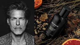 Una fragancia con notas amaderadas que le otorga un aire fresco al cabello del hombre