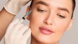 La doctora Candy, experta en medicina estética y directora de la Clínica Candhé Clinic, señala que el bótox es uno de los tratamientos preventivos más eficaces para frenar los signos de envejecimiento