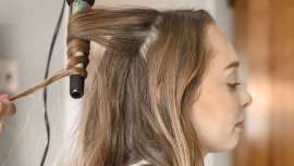 La cerámica y otras novedosas tecnologías, como es el caso de los iones, evitan las agresiones y consiguen un cabello bonito. Porque el rizo, a pesar de las modas, siempre ha tenido a sus adeptas que quieren lucirlo en días señalados o cambiar su loo
