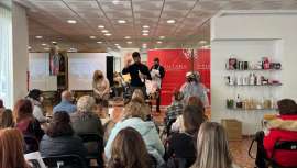 Alcántara Cosmética presenta la revolucionaria y natural coloración profesional para el cabello Radical Shades, y lo hace con distintas demostraciones técnicas previstas en todo el territorio de la Península