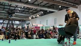 El peluquero español del año, Rafael Bueno, toda una autoridad, descubre sus técnicas y secretos para el peinado y el maquillaje en la XV Feria de Belleza, moda y cosmética Ifeba, Badajoz 