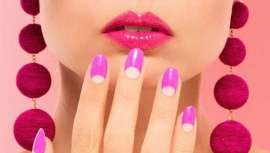 Las llamadas uñas de lúnula desnuda es la tendencia que vuelve con fuerza esta primavera