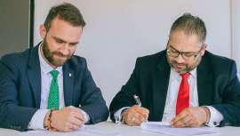 Hospital Capilar y Park Internacional Services firman un acuerdo que acerca el injerto y los tratamientos capilares a los pacientes de Oriente Medio, impulsando así un destino como España para realizar este tipo de intervenciones