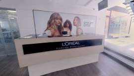 La multinacional dispara sus ventas un 19% en el primer trimestre. El segmento de productos destinado a uso profesional crece un 22,7% hasta alcanzar los 1.041,3 millones de euros, frente al 25,1% de la división de productos de lujo