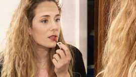 ¿Aprender a sacarte partido? Siempre hay una mejor versión de nosotros mismos que está sin explorar. ¿Y si regalas a mamá un Curso de Automaquillaje 100% personalizado? Los Cursos de Automaquillaje de Cristina Lobato, son lo más