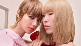 Instant Vanity es la propuesta y título de la nueva y esperada colección makeup La Biosthétique para primavera verano, un micro momento reflejado en el espejo que invita y flirtea con la vanidad inocente y brillante...