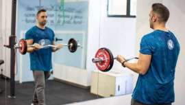 Javier González, entrenador y director de JG Fitness Coaching, nos cuenta la importancia del entrenamiento de fuerza y sus ventajas, a través de su efecto en nuestro cuerpo