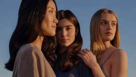 Con tecnología OES+v, la nueva generación Kinessences Color de Kin Cosmetics ofrece una nueva experiencia Slow Beauty para el salón. El equilibrio perfecto entre color, cuidado y brillo con la nueva fórmula a base de ingredientes naturales 