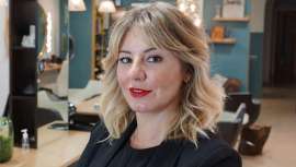 Es una de las mujeres peluqueras con más que decir acerca de la profesión. A su vena artística, muy celebrada, une ahora una apuesta empresarial sui géneris, Wapam Cosalon, mucho más que un coworking al uso en peluquería 