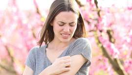 El doctor J.R. Ferreres, dermatólogo de la Clínica de la Dra. Mercè Campoy nos explica cómo la primavera afecta a la piel y cómo proceder para prevenir o tratar sus efectos