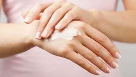 Las cremas para manos multiplican por diez sus búsquedas en Amazon España, tan solo seguidas por los sérums faciales, productos que incrementaron en cuatro veces su volumen de búsquedas