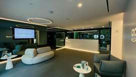 En este primer año, se han producido tres aperturas en Madrid, Pontevedra y Murcia, con 25 quirófanos distribuidos entre las tres clínicas