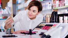 El año pasado el volumen de ventas para bases, polvos y lápices labiales, afectado por las mascarillas, tuvo un repunte de 0,7 por ciento respecto a 2020 