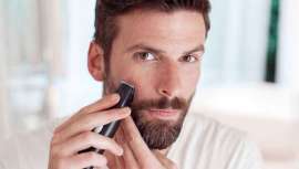 Previo al afeitado, conviene preparar la piel y lavarla con agua templada y jabón facial, sobre todo si la piel es sensible. Nos da sus consejos César Parra, director de la exclusiva barbería Homine Madrid, en el Barrio de Salamanca de Madrid