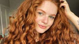 Tener el pelo muy rizado y con mucho cuerpo no es excusa para lucir lookazo. Los expertos estilistas lo saben y lo consiguen con un toque maestro de tijera... Entre otras cosas