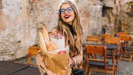 Los déficits nutricionales tienen efectos negativos en la estructura, el grosor, el brillo y el crecimiento del cabello, además de influir negativamente en sus fases de crecimiento, según los expertos de Hospital Capilar