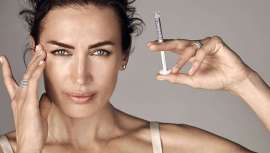 La modelo protagoniza una campaña fotografiada por Valero Rioja y anuncia que en otoño lanzará sus propias mascarillas de la mano de estos laboratorios austriacos