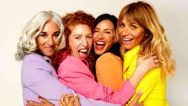 Vuelve el verano, la alegría, las tardes más largas y diurnas y las noches más prometedoras... Y para disfrutar al máximo, qué mejor que reinterpretar tu imagen en consecuencia y lucir como nunca... ¡Empezando por tu pelo!