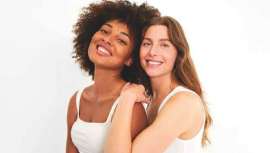 La marca nació hace 40 años de una visión: usar el poder de la naturaleza para cuidar la piel frágil. La dermatología vegetal había nacido