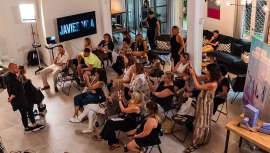 Un grupo exclusivo de profesionales del sector han disfrutado al máximo hace tan solo unos días y en Barcelona, de la exclusiva Masterclass profesional de ghd, The Best Of Javier Vila y sus looks de color, ondas y acabados 