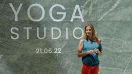 Born Living Yoga, moda deportiva de yoga, se une a Mimi Albero en cuatro exclusivas sesiones sensoriales para celebrar el Día Internacional de esta milenaria y holística disciplina 