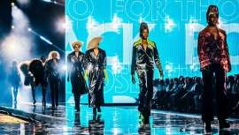 Una gran fiesta reúne a los profesionales de la peluquería en torno a la firma y su centenario 