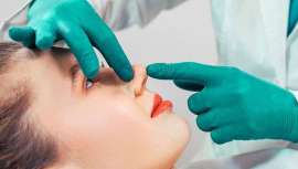 La realidad dista mucho de la legalidad, con un porcentaje altísimo de intervenciones, ocho de cada diez, realizadas por médicos no especialistas en cirugía plástica, estética y reparadora