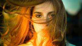 El cabello, así como el pelo terminal de cejas y pestañas, son objeto de múltiples procedimientos cosméticos, muchos utilizados por ti en el salón, que si bien mejoran su aspecto estético, ofrecen dudas a largo plazo, respecto a sus resultados