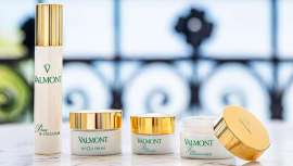 La marca de alta cosmética suiza, Valmont, presenta Beauty on the go, un neceser tamaño viaje con todo lo que necesitas para cuidar la piel este verano