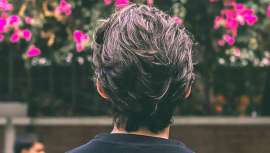 Hospital Capilar nos explica, coincidiendo con la celebración del Día del Orgullo Gay, las principales características del injerto capilar entre estos pacientes, así como el de barba o el de cejas