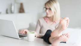 Ya sean para exfoliar, hidratar o eliminar manchas, las cremas para manos y pies son uno de los básicos de la rutina beauty, y más ahora en verano, cuando están más expuestos y cuya piel se seca con más facilidad y tienden a agrietarse 