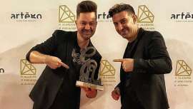  El peluquero y estilista Juanmy Medialdea ha resultado vencedor en la categoría Mejor Estilista en los premios Galardón Revelación Nacional, celebrados el pasado 2 de julio en el Auditorio Feria de Valencia