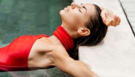 Sus beneficios aúnan los efectos del sérum, la crema y el tónico, hidratando la piel y potenciando su energía