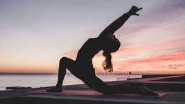 Javier Gonzalez, experto en fitness y director del espacio JG Fitness Coaching nos explica cómo entrenar mientras tomamos el sol y nos damos un baño