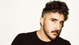 El estilista de celebridades Clayton Hawkins  se ha convertido en el nuevo embajador de SexyHair.