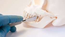 Profesional de larga trayectoria y reconocido prestigio, al frente de la Unidad Maxilofacial del Instituto Profesor Sada, una de las voces que más sabe acerca de la especialidad, cada vez más demandada y altamente satisfactoria 