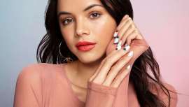 El efecto glaseado, la manicura brasileña, las uñas cuadradas, los cortes en almendra, las milky nails y los tonos amarillos apagados, klein, perla, arcilla y verde musgo son algunas de las tendencias en uñas para este otoño 2022