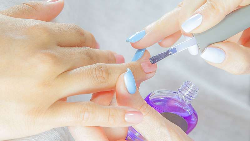 manicura esmalte uñas