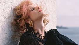 Así es el estilo más favorecedor, juvenil y versátil para cabellos rizados que será tendencia esta temporada