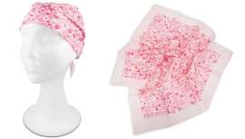 Un original pañuelo solidario que se puede adquirir por un euro forma parte de la campaña Súmate al rosa” que recaudará fondos destinados a la Asociación Española contra el Cáncer (AECC)